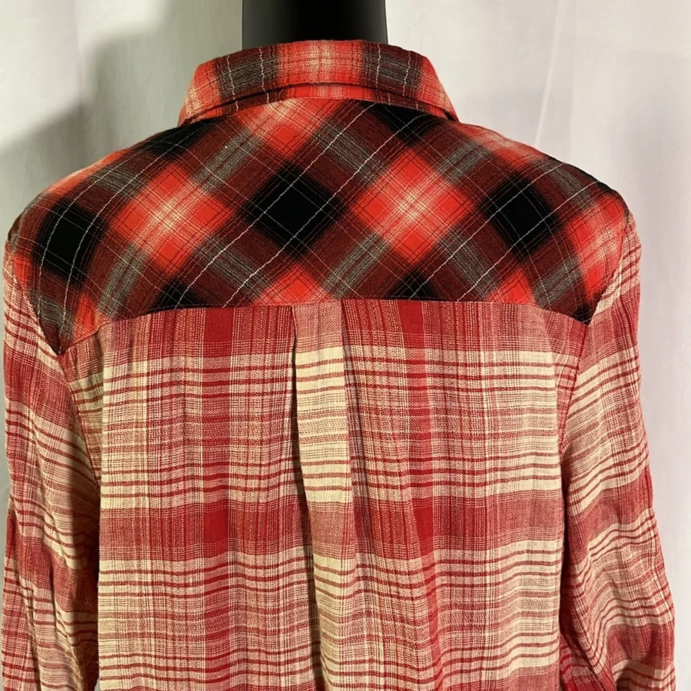 C&C California Chrysanthemum Red Mixed Plaid High Low Button Down Shirt - Picture 10 of 16